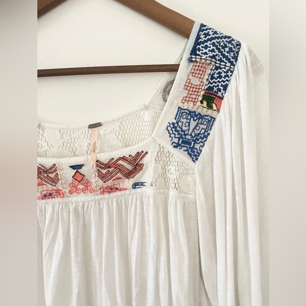 𝓯𝓹 FREE PEOPLE Movement by Free People White Top with Blue and Red Embroidery - Picture 5 of 12